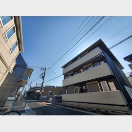 岩槻駅より徒歩7分 築3年6ヶ月 3階建の賃貸物件