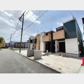 岩槻駅より徒歩19分 築1年11ヶ月 2階建の賃貸物件