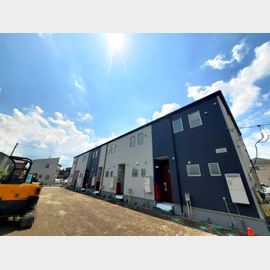 豊春駅より徒歩14分 築1年9ヶ月 2階建の賃貸物件