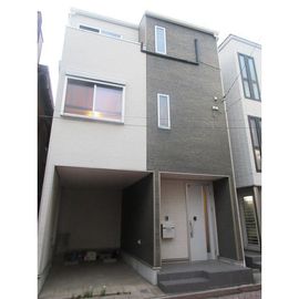 北千住駅より徒歩12分 築11年4ヶ月 3階建の賃貸物件