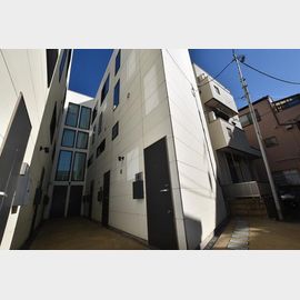 千住大橋駅より徒歩6分 築9年4ヶ月 3階建の賃貸物件