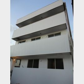 志村三丁目駅より徒歩7分 築10年10ヶ月 3階建の賃貸物件