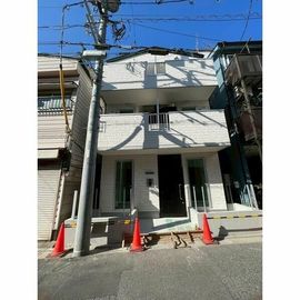 赤土小学校前駅より徒歩4分 新築 3階建の賃貸物件