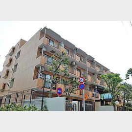 牛込柳町駅より徒歩2分 4階 築42年3ヶ月の賃貸物件