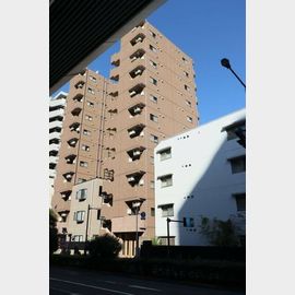 初台駅より徒歩4分 11階 築24年3ヶ月の賃貸物件