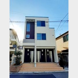 王子駅より徒歩5分 築6年11ヶ月 3階建の賃貸物件