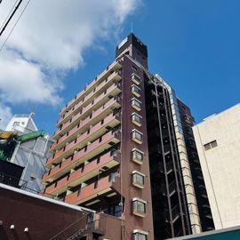 新宿駅より徒歩12分 築43年1ヶ月 14階建の賃貸物件