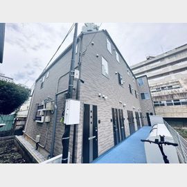 東新宿駅より徒歩3分 築4年1ヶ月 3階建の賃貸物件