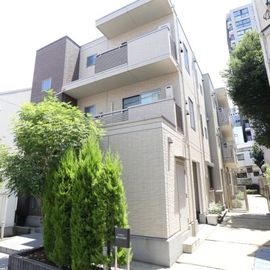 湯島駅より徒歩5分 3階 築8年9ヶ月の賃貸物件