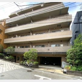 都庁前駅より徒歩9分 3階 築23年の賃貸物件