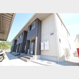 鬼無駅より徒歩17分 築13年 2階建の賃貸物件