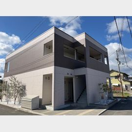 太田駅より徒歩7分 築5年11ヶ月 2階建の賃貸物件