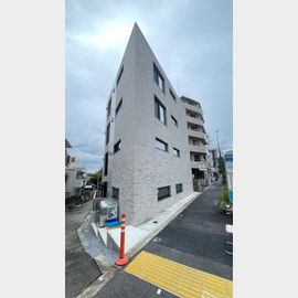 学芸大学駅より徒歩12分 築1年3ヶ月 4階建の賃貸物件