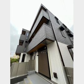 コリーナドスル 3階 築3年8ヶ月の賃貸物件