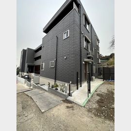 向ヶ丘遊園駅より徒歩13分 築2年11ヶ月 3階建の賃貸物件