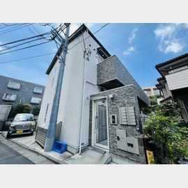読売ランド前駅より徒歩6分 築5年9ヶ月 2階建の賃貸物件