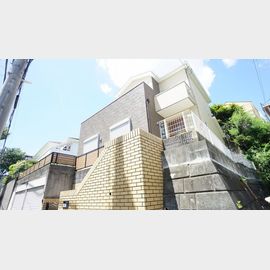 青葉台駅より徒歩10分 築2年10ヶ月 2階建の賃貸物件