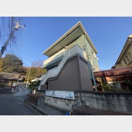 溝の口駅より徒歩8分 築39年11ヶ月 3階建の賃貸物件