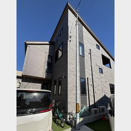 大宮駅よりバス13分 築3年1ヶ月 2階建の賃貸物件