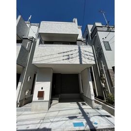 浦和駅より徒歩14分 築2年11ヶ月 3階建の賃貸物件
