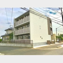 戸塚安行駅より徒歩6分 築7年11ヶ月 3階建の賃貸物件