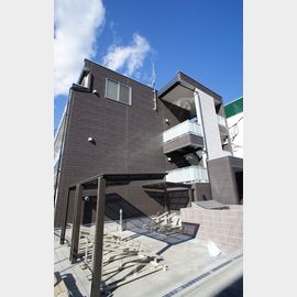 鶴瀬駅より徒歩4分 築10年7ヶ月 3階建の賃貸物件