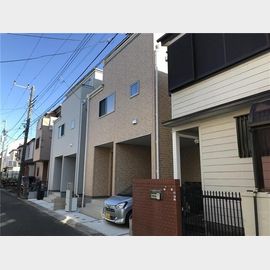 志木駅よりバス8分 築3年1ヶ月 3階建の賃貸物件