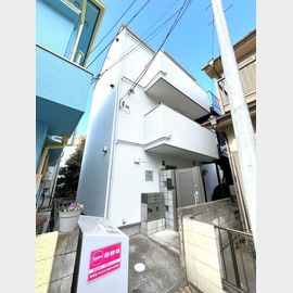 秋津駅より徒歩4分 築7年10ヶ月 3階建の賃貸物件