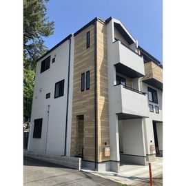 中浦和駅より徒歩8分 築4年 3階建の賃貸物件