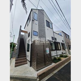 代田橋駅より徒歩10分 築4年1ヶ月 2階建の賃貸物件