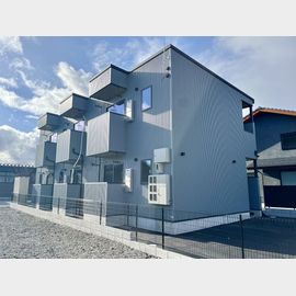 高月駅より徒歩18分 築2年2ヶ月 2階建の賃貸物件