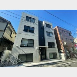 大山駅より徒歩2分 築2年5ヶ月 4階建の賃貸物件