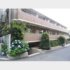 乃木坂駅より徒歩2分 2階 築19年10ヶ月の賃貸物件