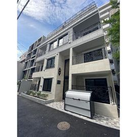 LEGALANDMITA 地下1階 築5年の賃貸物件