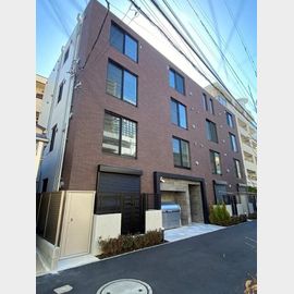 西新宿駅より徒歩3分 築2年 4階建の賃貸物件