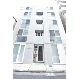 三越前駅より徒歩2分 2階 築5年6ヶ月の賃貸物件