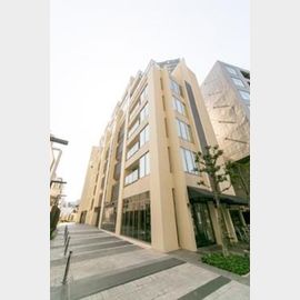 六本木駅より徒歩4分 2階 築16年9ヶ月の賃貸物件