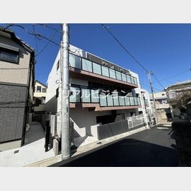 中目黒駅より徒歩13分 築1年2ヶ月 3階建の賃貸物件