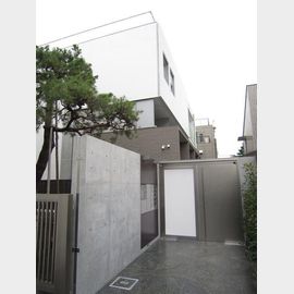 牛込神楽坂駅より徒歩4分 1階 築14年11ヶ月の賃貸物件