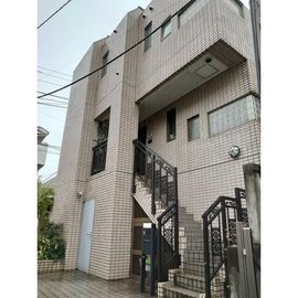 神楽坂駅より徒歩4分 築33年7ヶ月 3階建の賃貸物件
