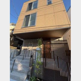 初台駅より徒歩9分 新築 3階建の賃貸物件
