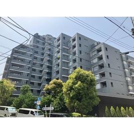 西新宿駅より徒歩14分 築24年8ヶ月 14階建の賃貸物件