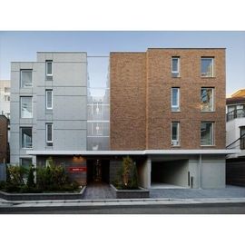 中野駅より徒歩9分 築4年1ヶ月 4階建の賃貸物件