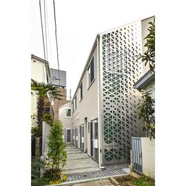 東中野駅より徒歩5分 2階 築7年の賃貸物件