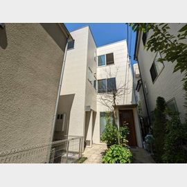 グレーシャー・ブルーの賃貸物件