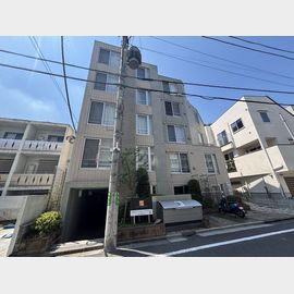 代々木公園駅より徒歩9分 築8年9ヶ月 4階建の賃貸物件