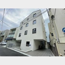 明治神宮前駅より徒歩10分 地下1階 築5年2ヶ月の賃貸物件