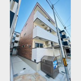 河内小阪駅より徒歩13分 築2年2ヶ月 3階建の賃貸物件
