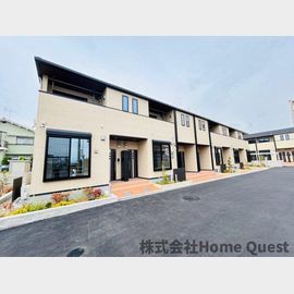 高安駅より徒歩13分 築1年8ヶ月 2階建の賃貸物件