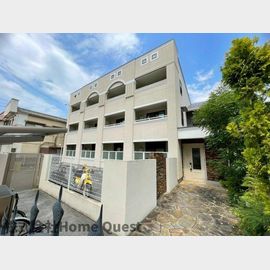 近鉄八尾駅より徒歩10分 築10年11ヶ月 3階建の賃貸物件
